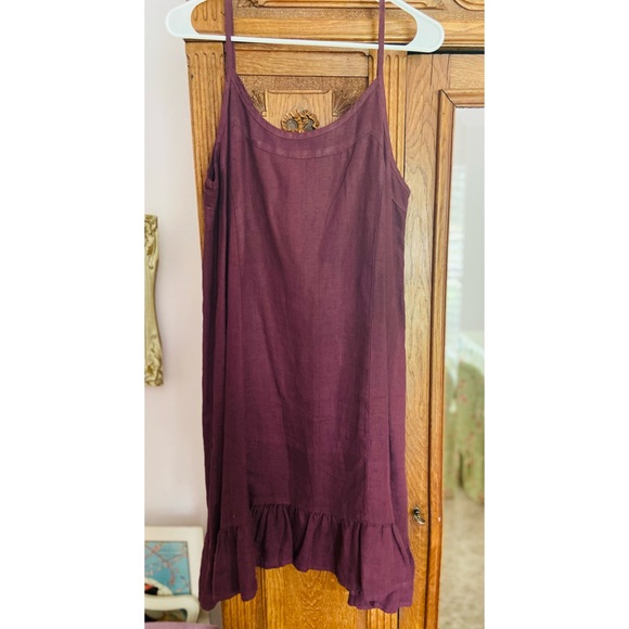 Mid length, maroon, medium dress. Worn twice! - Picture 1 of 1